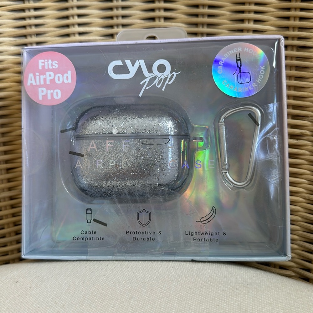 New In Package Sparkly Cylo Pop Silver Glitter Water Fall AirPod Pro Clear Case